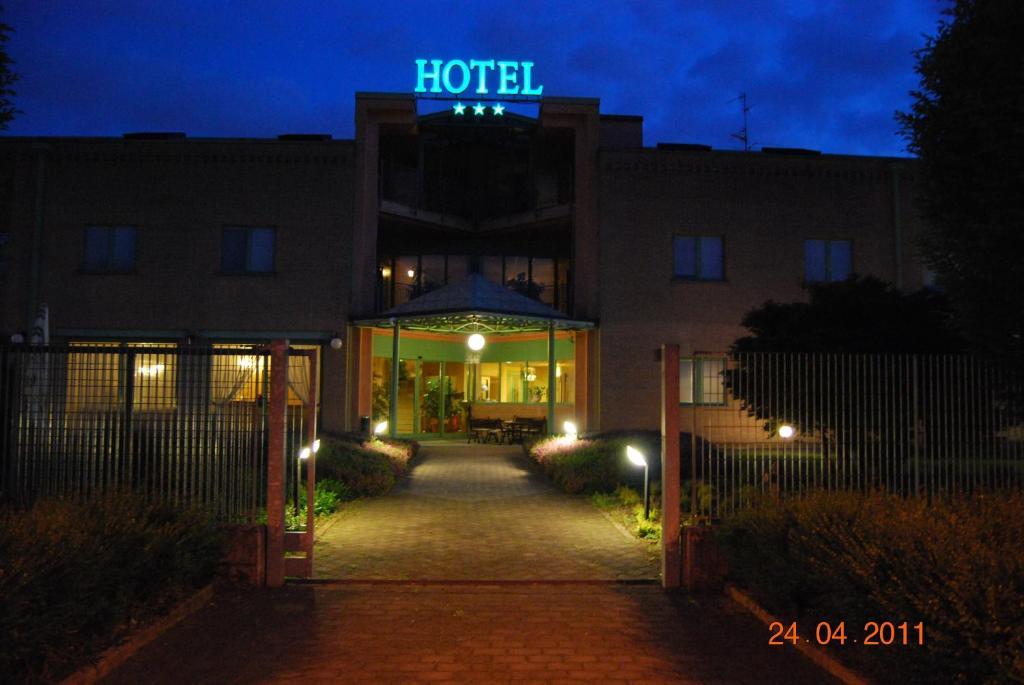 Vecchia Brianza Hotel Seveso Екстериор снимка
