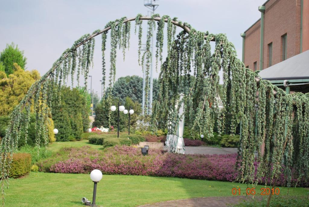 Vecchia Brianza Hotel Seveso Екстериор снимка
