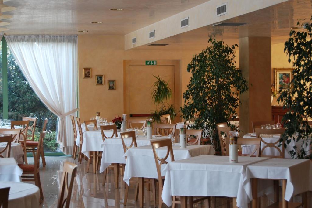 Vecchia Brianza Hotel Seveso Екстериор снимка