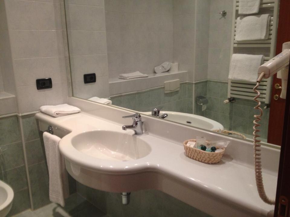 Vecchia Brianza Hotel Seveso Стая снимка