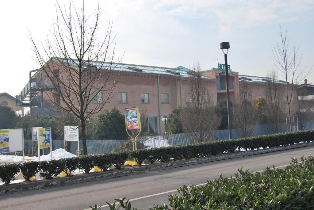 Vecchia Brianza Hotel Seveso Стая снимка