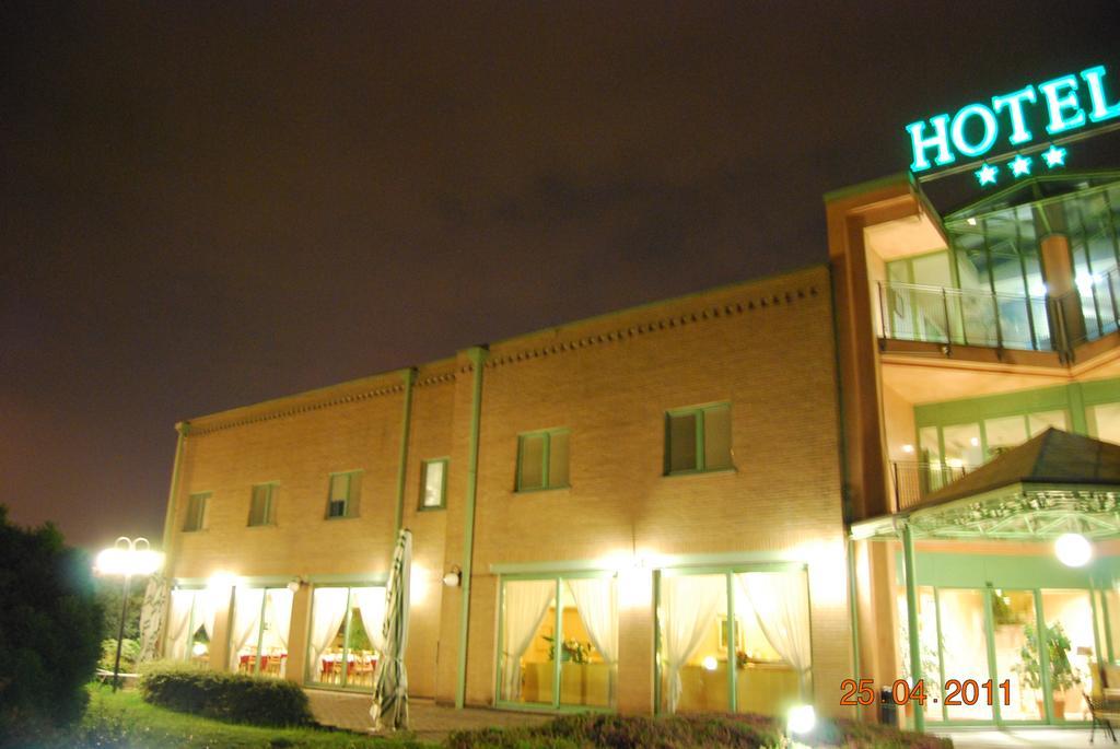 Vecchia Brianza Hotel Seveso Екстериор снимка